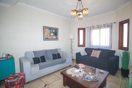 Casa à venda com 225m², 4 quartos e 2 vagasSala