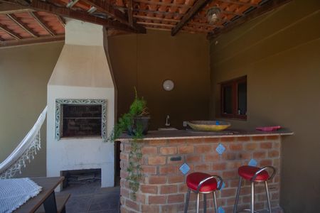 Casa à venda com 225m², 4 quartos e 2 vagasChurrasqueira