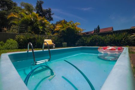 Casa à venda com 225m², 4 quartos e 2 vagasQuintal/Piscina