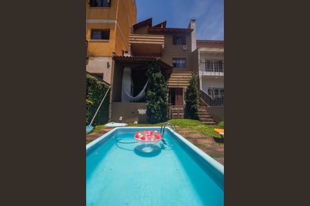 Casa à venda com 225m², 4 quartos e 2 vagasQuintal/Piscina
