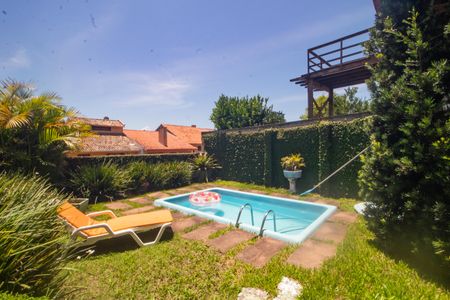 Casa à venda com 225m², 4 quartos e 2 vagasQuintal/Piscina