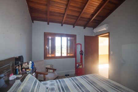 Casa à venda com 225m², 4 quartos e 2 vagasSuite