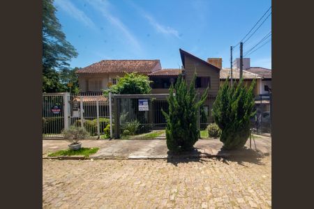 Casa à venda com 225m², 4 quartos e 2 vagasFachada