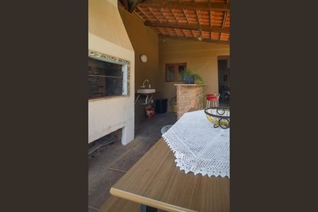 Casa à venda com 225m², 4 quartos e 2 vagasChurrasqueira