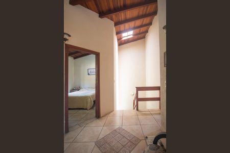 Casa à venda com 225m², 4 quartos e 2 vagasCorredor