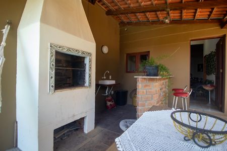 Casa à venda com 225m², 4 quartos e 2 vagasChurrasqueira