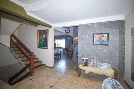 Casa à venda com 225m², 4 quartos e 2 vagasSala