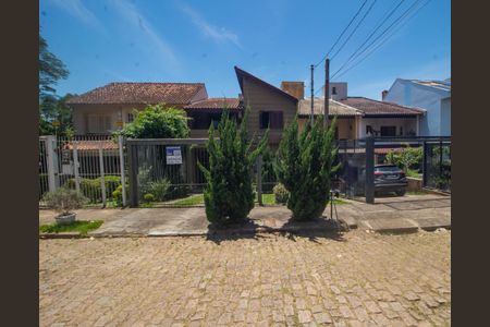 Casa à venda com 225m², 4 quartos e 2 vagasFachada