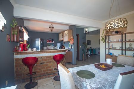 Casa à venda com 225m², 4 quartos e 2 vagasSala