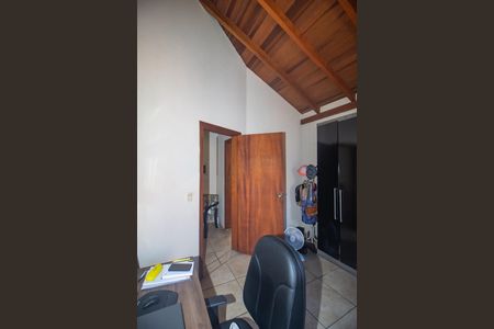 Casa à venda com 225m², 4 quartos e 2 vagasQuarto 2