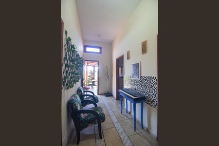 Casa à venda com 225m², 4 quartos e 2 vagasCorredor