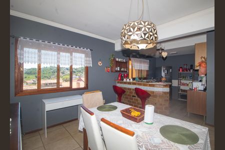 Casa à venda com 225m², 4 quartos e 2 vagasSala