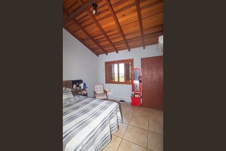 Casa à venda com 225m², 4 quartos e 2 vagasSuite