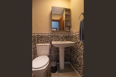 Casa à venda com 225m², 4 quartos e 2 vagasBanheiro 4