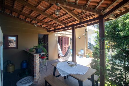 Casa à venda com 225m², 4 quartos e 2 vagasChurrasqueira