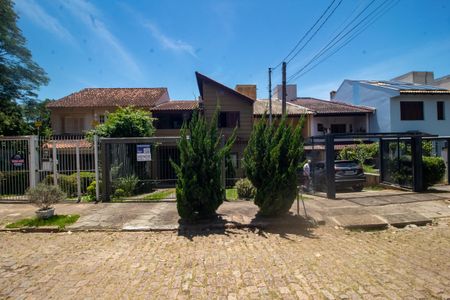 Casa à venda com 225m², 4 quartos e 2 vagasFachada