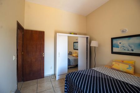 Casa à venda com 225m², 4 quartos e 2 vagasQuarto 4