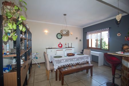 Casa à venda com 225m², 4 quartos e 2 vagasSala