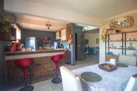 Casa à venda com 225m², 4 quartos e 2 vagasSala