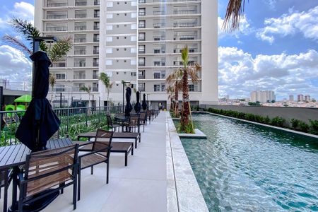 Apartamento à venda com 126m², 3 quartos e 2 vagas Apartamento à venda com 126m², 3 quartos e 2 vagasÁrea comum - Piscina