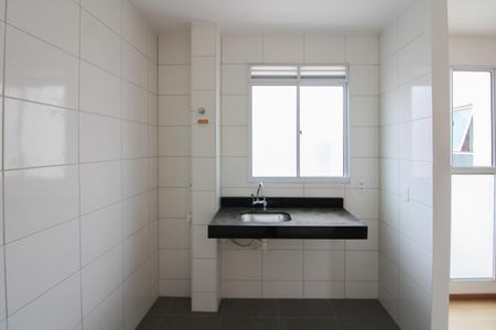 Apartamento para alugar com 45m², 2 quartos e 1 vaga Apartamento para alugar com 45m², 2 quartos e 1 vagaCozinha e Área de Serviço
