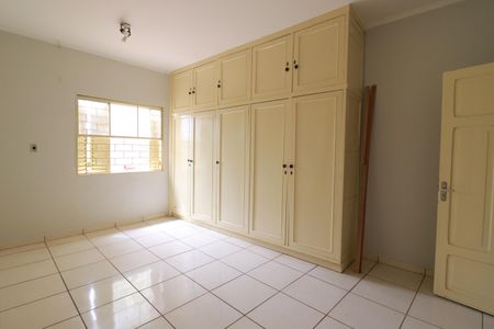Casa para alugar com 10m², 2 quartos e 1 vagaQuarto 