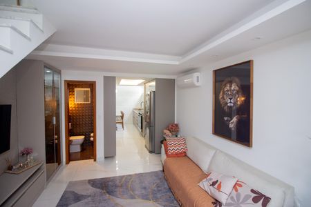 Sala de casa à venda com 1 quarto, 66m² em Monte Castelo, Contagem