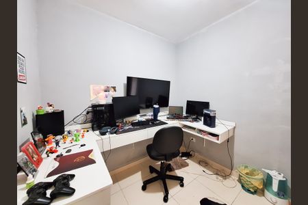 Casa para alugar com 110m², 3 quartos e 2 vagasQuarto 2