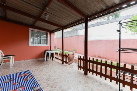 Casa à venda com 280m², 4 quartos e 2 vagasCasa 2 - Varanda e entrada