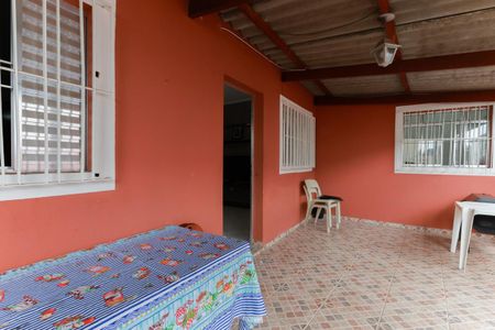 Casa à venda com 280m², 4 quartos e 2 vagasCasa 2 - Varanda e entrada