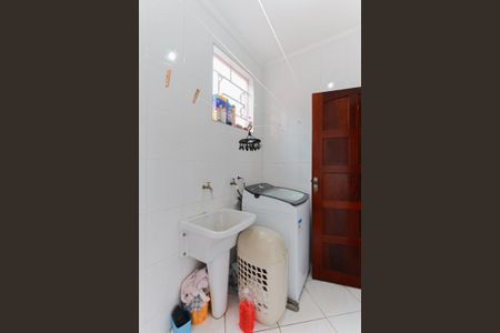 Casa à venda com 280m², 4 quartos e 2 vagasCasa 2 - Área de serviço