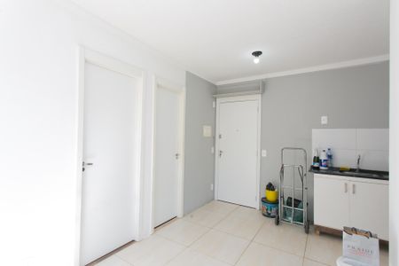 Sala de apartamento para alugar com 2 quartos, 34m² em Guaianases, São Paulo