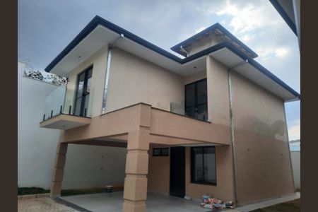 Casa de condomínio à venda com 123m², 4 quartos e 2 vagasFachada das casas