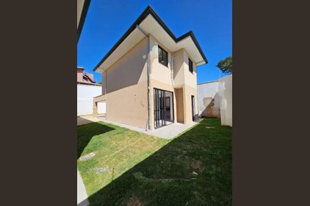 Casa de condomínio à venda com 123m², 4 quartos e 2 vagasJardim