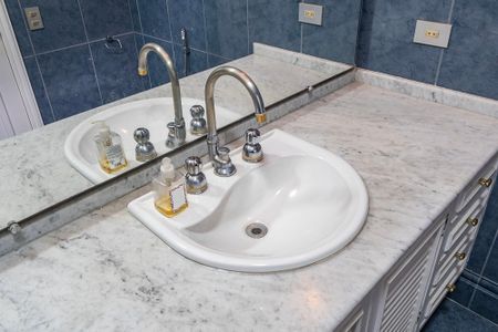 Apartamento para alugar com 120m², 3 quartos e 1 vagaSuíte Americana - Banheiro