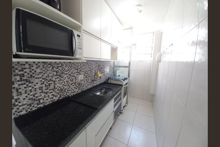 Cozinha de apartamento para alugar com 1 quarto, 31m² em Itararé, São Vicente