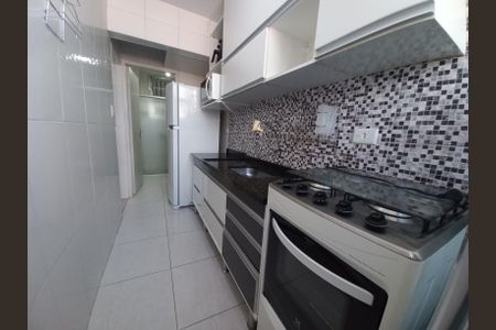 Cozinha de apartamento para alugar com 1 quarto, 31m² em Itararé, São Vicente