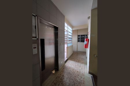 Hall de entrada de apartamento para alugar com 1 quarto, 42m² em Aclimação, São Paulo