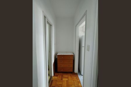 Corredor  de apartamento para alugar com 1 quarto, 42m² em Aclimação, São Paulo