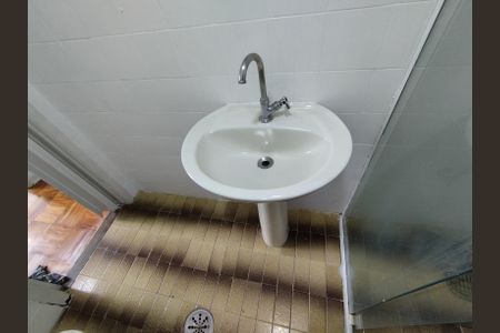 Apartamento para alugar com 42m², 1 quarto e sem vagaBanheiro - torneira