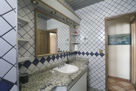 Apartamento para alugar com 170m², 3 quartos e 1 vaga Apartamento para alugar com 170m², 3 quartos e 1 vagaBanheiro Social