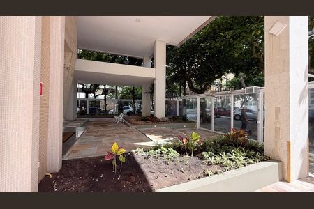Apartamento para alugar com 170m², 3 quartos e 1 vaga Apartamento para alugar com 170m², 3 quartos e 1 vagaFachada