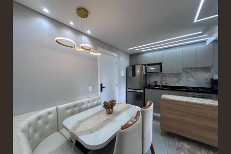 Sala de estar e jantar de apartamento à venda com 2 quartos, 35m² em Usina Piratininga, São Paulo