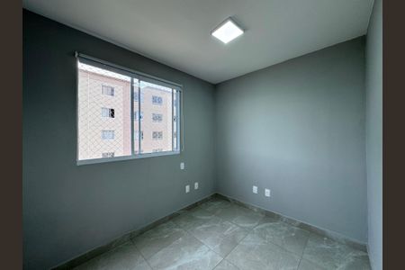 Quarto 2 de apartamento para alugar com 2 quartos, 43m² em Vargem Pequena, Rio de Janeiro