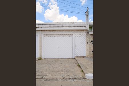 Casa para alugar com 205m², 3 quartos e 5 vagasFachada