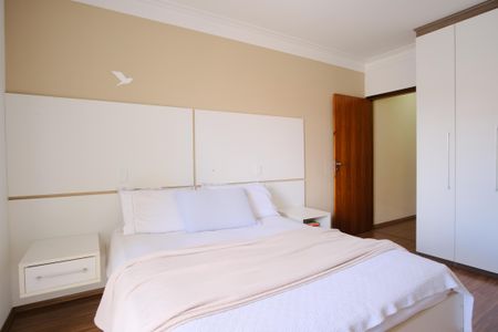 Casa para alugar com 205m², 3 quartos e 5 vagasSuíte 2