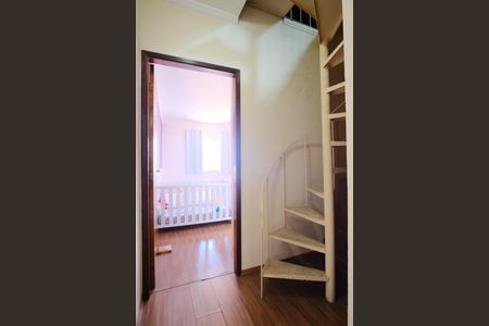 Casa para alugar com 205m², 3 quartos e 5 vagasEscada do Sotão