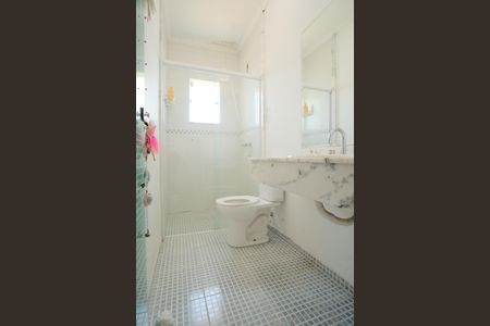 Casa para alugar com 205m², 3 quartos e 5 vagasBanheiro da Suíte 1