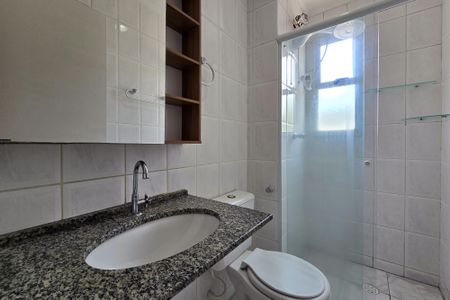 Apartamento à venda com 56m², 2 quartos e 1 vaga Apartamento à venda com 56m², 2 quartos e 1 vagaBanheiro Social