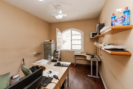 Casa à venda com 210m², 2 quartos e 2 vagasQuarto